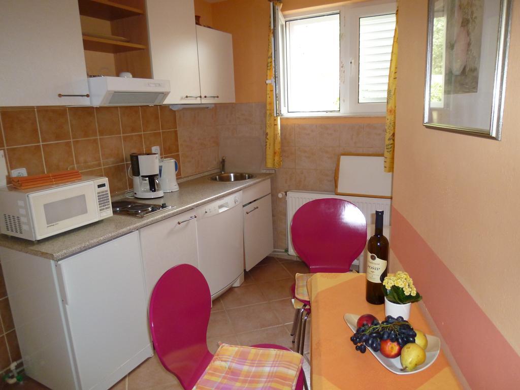 Apartments Helena أوروبيتش المظهر الخارجي الصورة